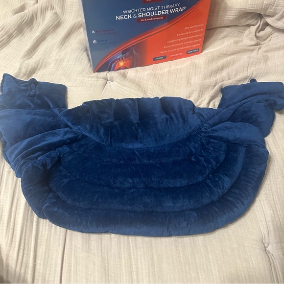 Weighted Moist Therapy Neck & Shoulder Wrap - Picture 3 of 5